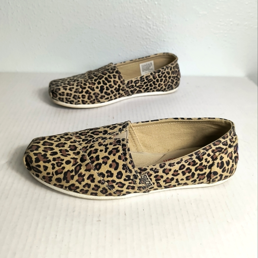 BOBS from Skechers 7.5 Leopard Slip-On Flats Canvas Shoes Casual